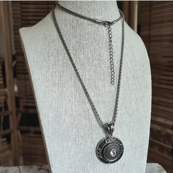 Silver Tone LOVE Sweetheart Clear Rhinestone Slide Bracelet Preloved - Picture 10 of 10